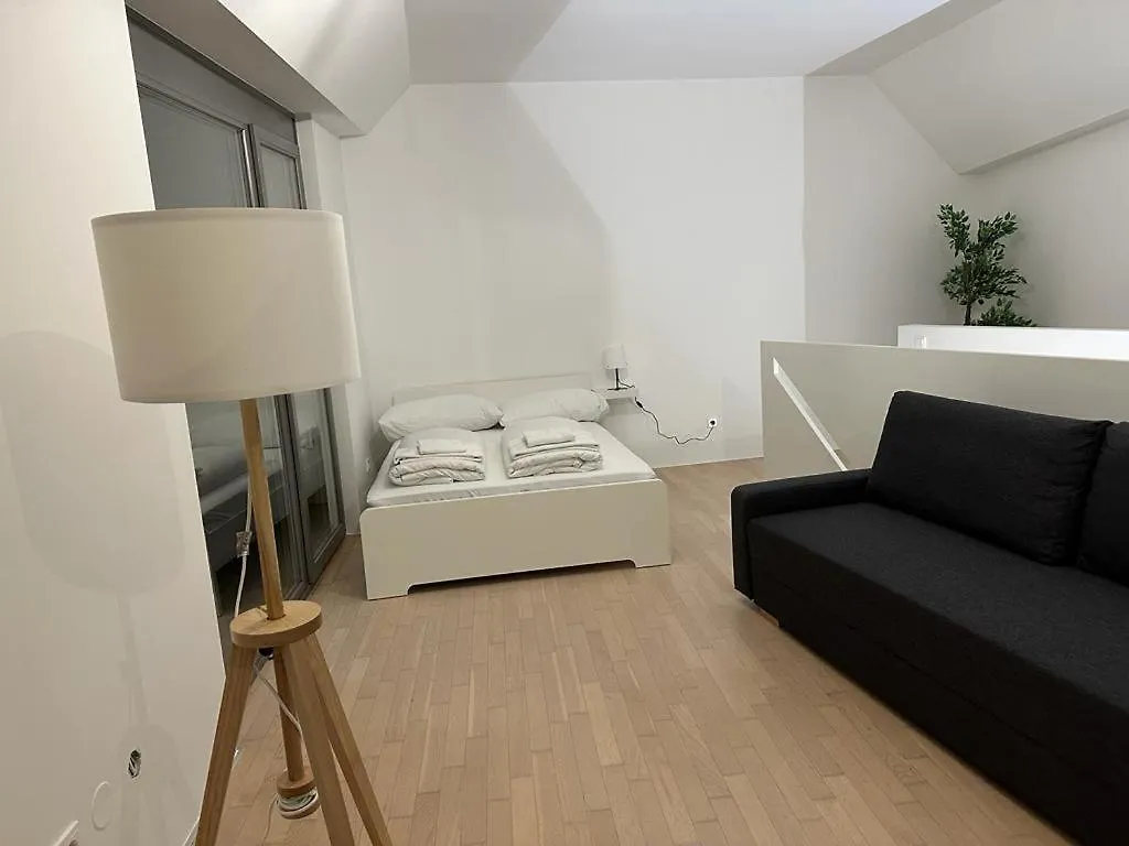 115M2 Luxury Flat - 3 Balconies - Free Parking Lägenhet Wien 0*,  Österrike