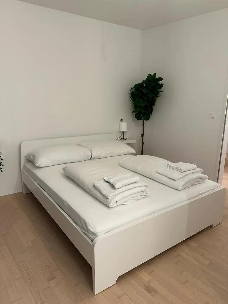 115M2 Luxury Flat - 3 Balconies - Free Parking Lägenhet Wien