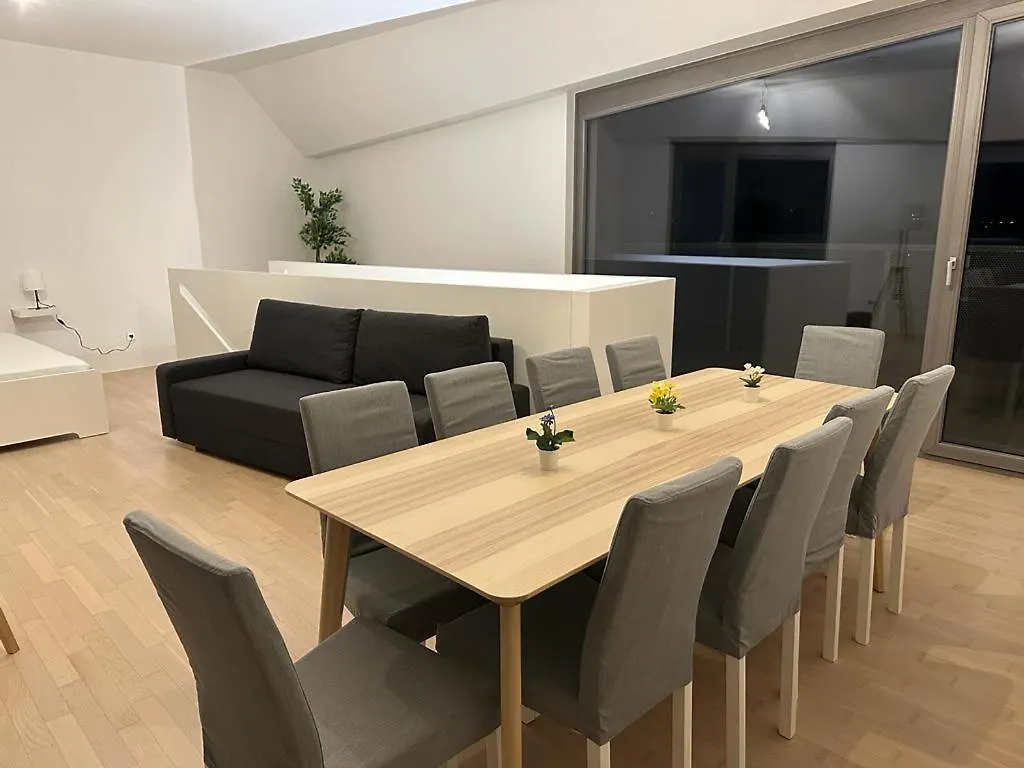 115M2 Luxury Flat - 3 Balconies - Free Parking Lägenhet Wien
